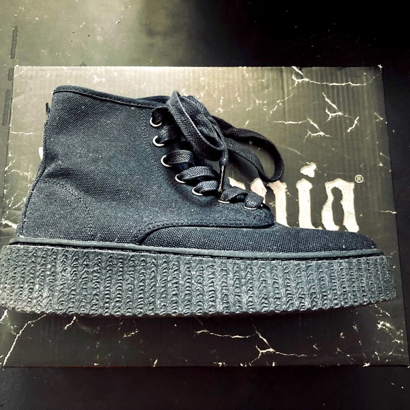 DEMONIA - BLACK Zipper “SNEEKER” CREEPERS - Brand New! - Size UK 4 / 37 US 6 - Picture 1 of 7